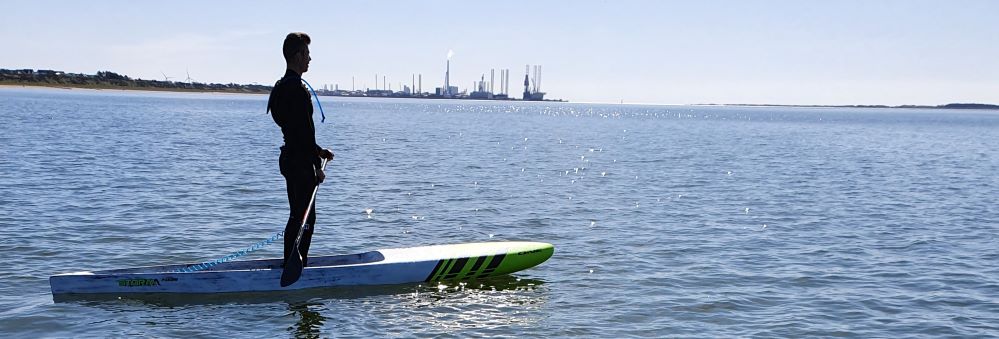 Stand up paddle med Esbjerg i baggrunden